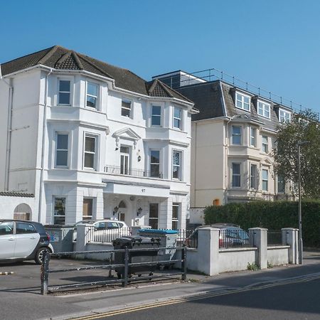 Bournemouth Beachfront Retreat 3 Bedroom 3 Bathroom Seaside B&B With Free Parking المظهر الخارجي الصورة
