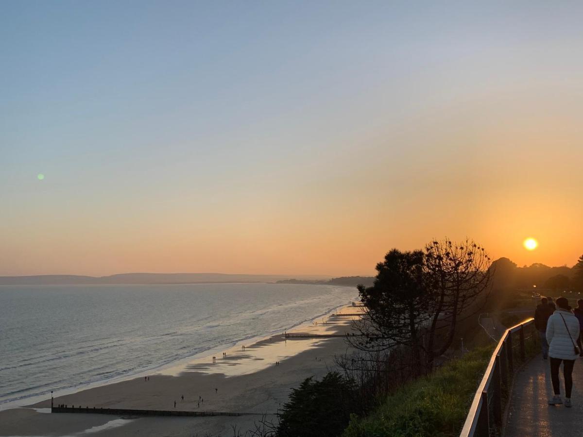 Bournemouth Beachfront Retreat 3 Bedroom 3 Bathroom Seaside B&B With Free Parking المظهر الخارجي الصورة