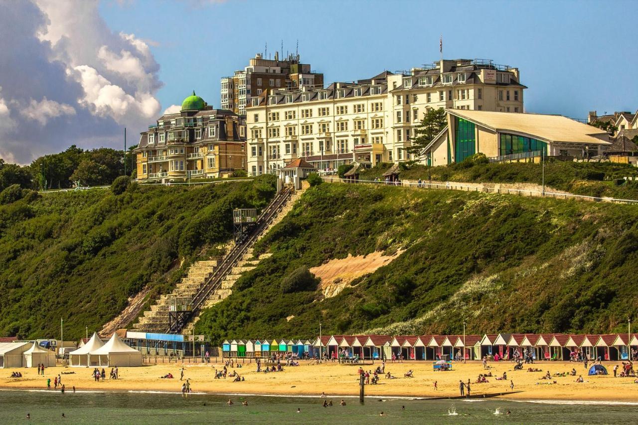 Bournemouth Beachfront Retreat 3 Bedroom 3 Bathroom Seaside B&B With Free Parking المظهر الخارجي الصورة