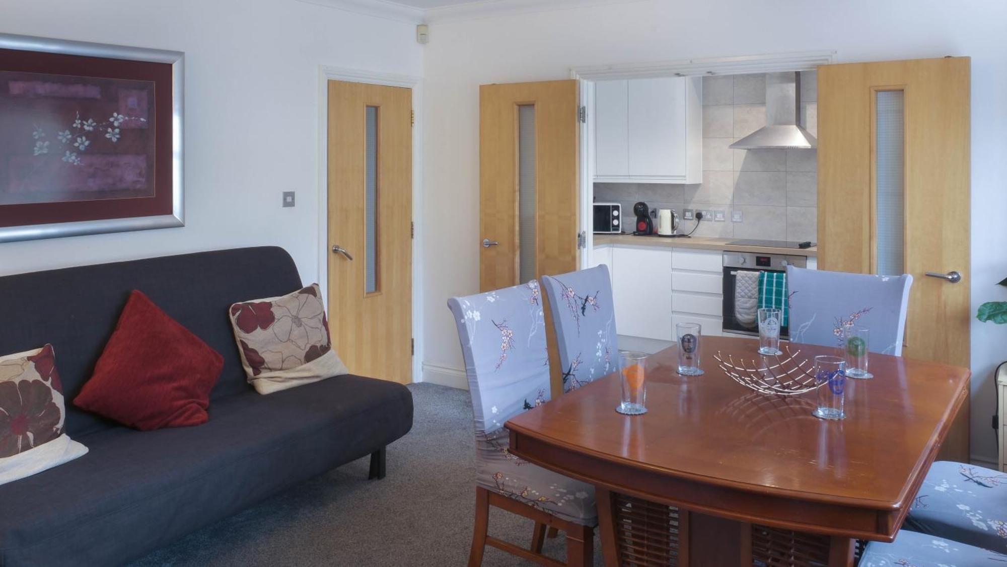 Bournemouth Beachfront Retreat 3 Bedroom 3 Bathroom Seaside B&B With Free Parking المظهر الخارجي الصورة