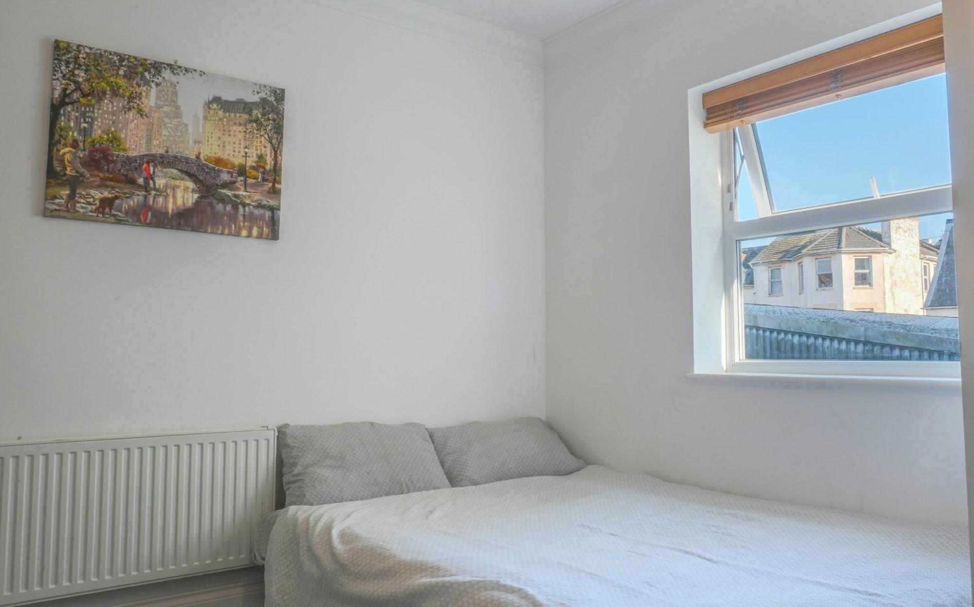 Bournemouth Beachfront Retreat 3 Bedroom 3 Bathroom Seaside B&B With Free Parking المظهر الخارجي الصورة