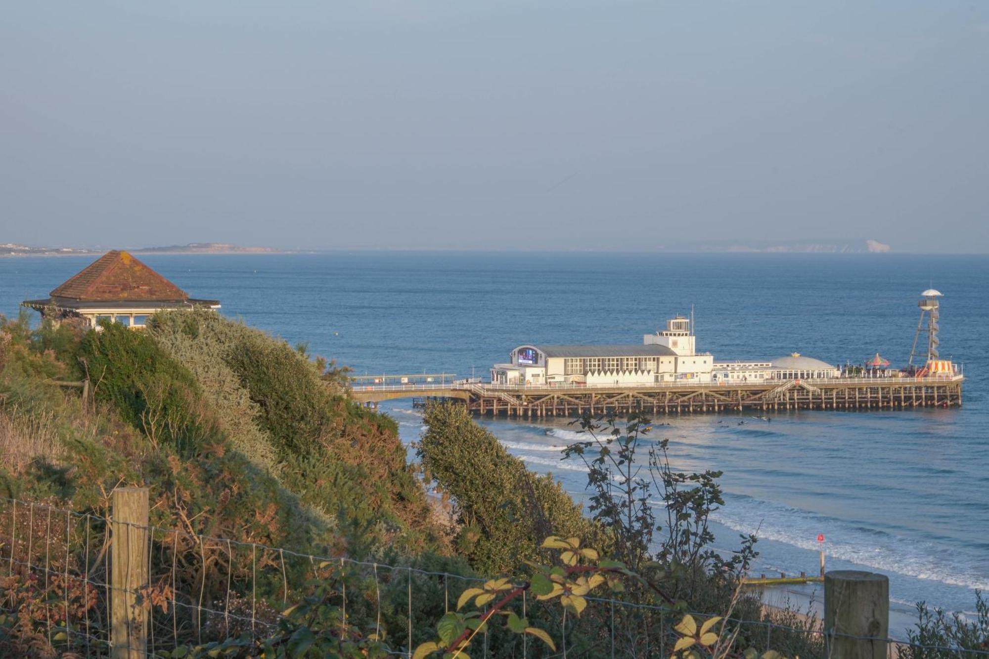 Bournemouth Beachfront Retreat 3 Bedroom 3 Bathroom Seaside B&B With Free Parking المظهر الخارجي الصورة