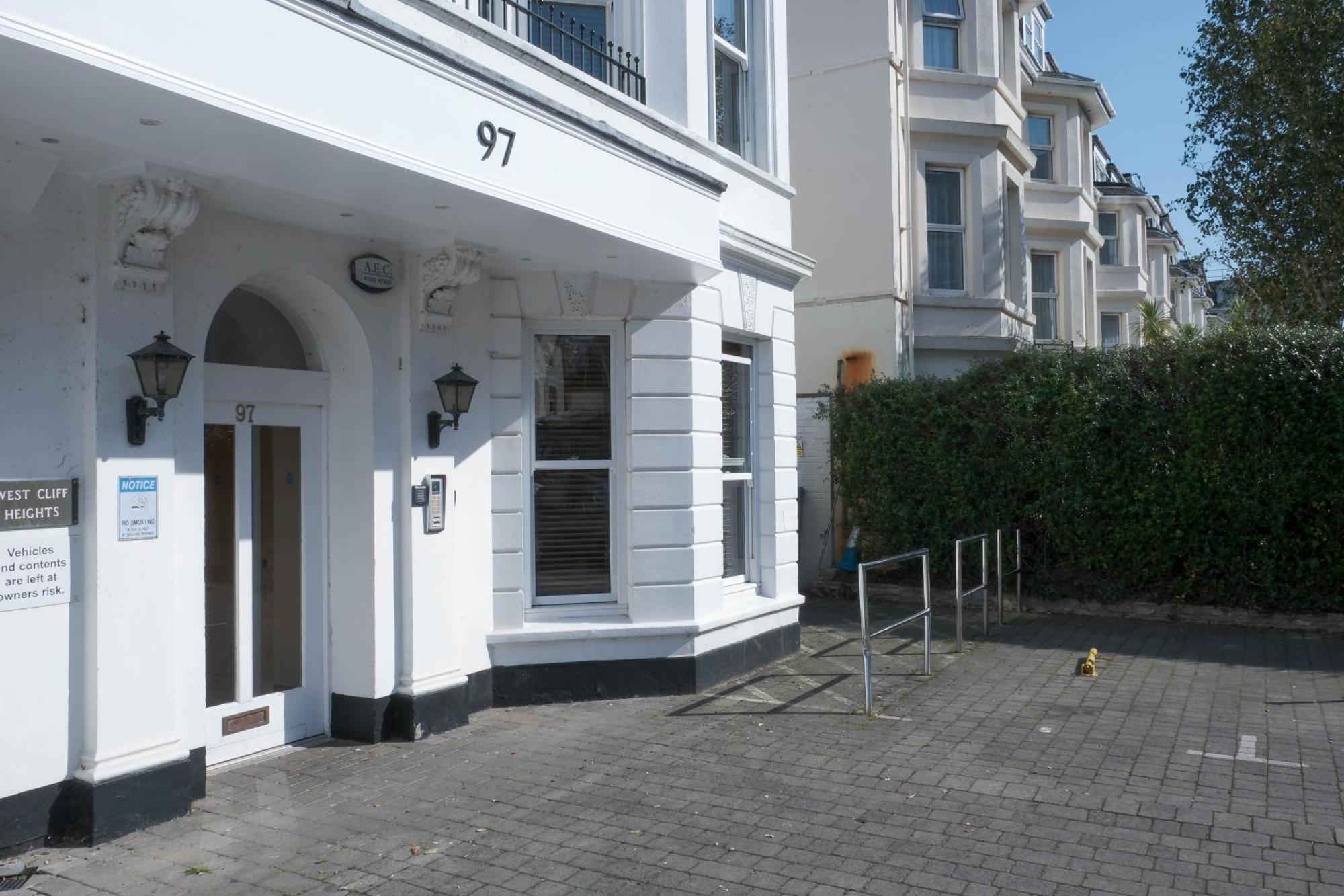 Bournemouth Beachfront Retreat 3 Bedroom 3 Bathroom Seaside B&B With Free Parking المظهر الخارجي الصورة