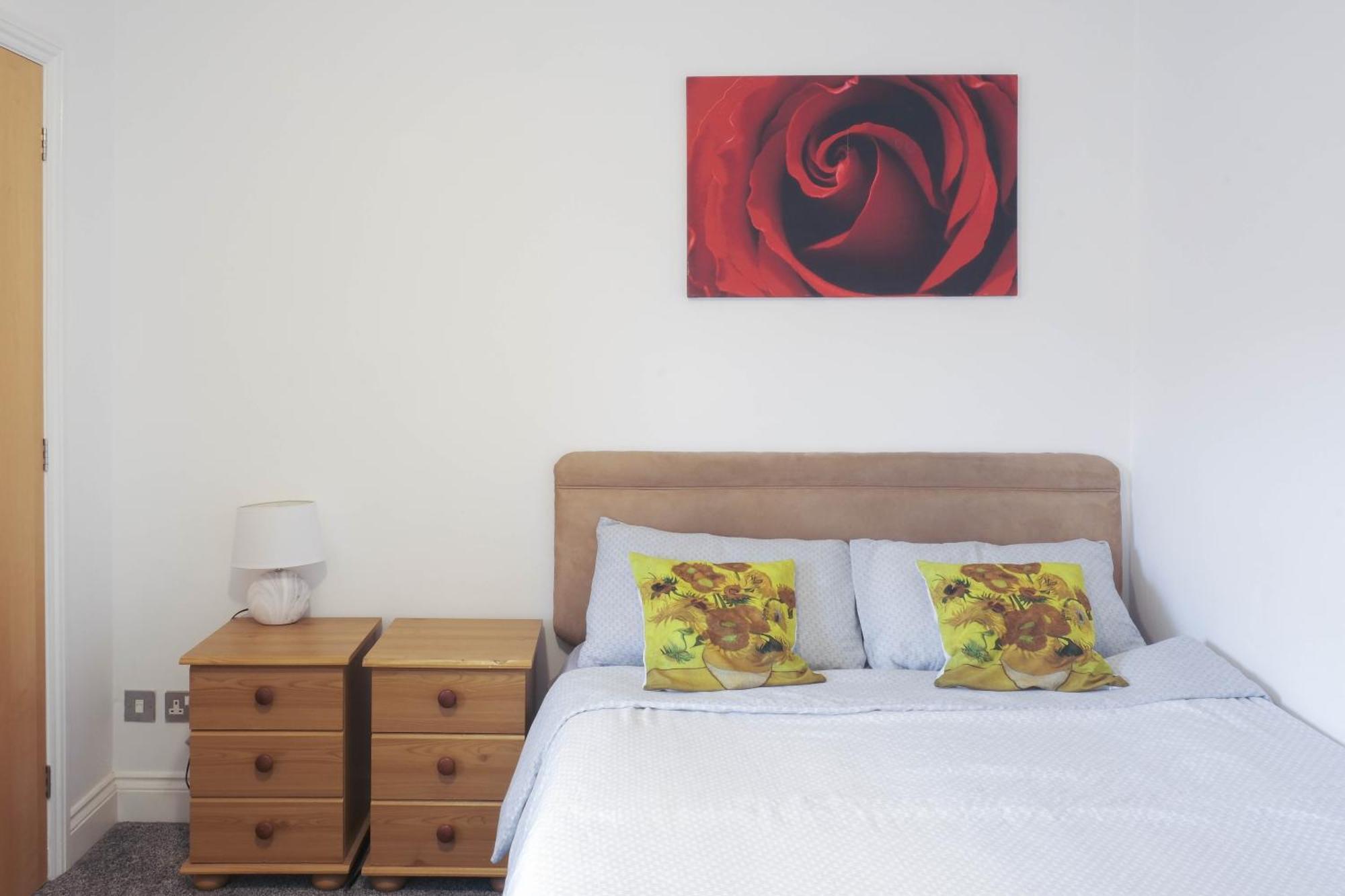 Bournemouth Beachfront Retreat 3 Bedroom 3 Bathroom Seaside B&B With Free Parking المظهر الخارجي الصورة